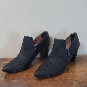 J. Renee Black Suede BRITTON Block Heel Booties size 8